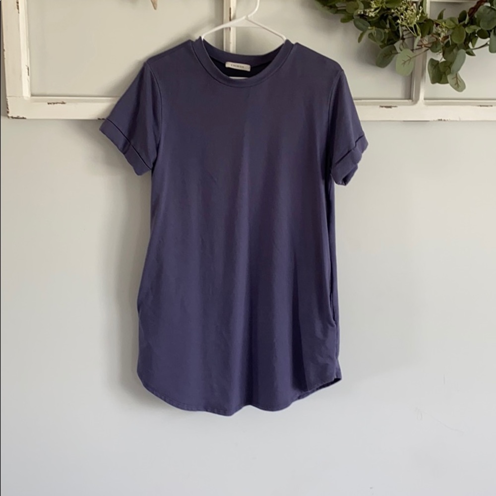 Women’s tunic topic with pockets